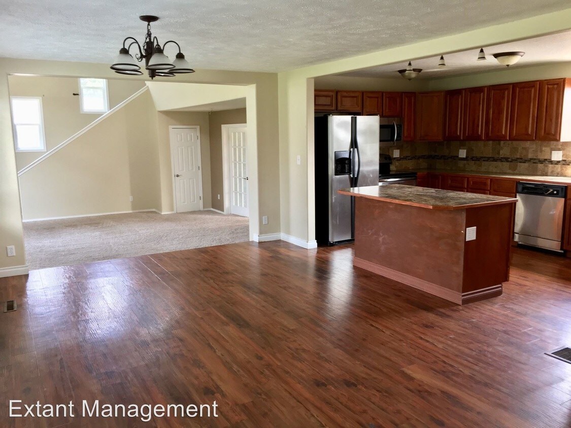 Building Photo - 4 br, 2 bath House - 10916 E. Grace