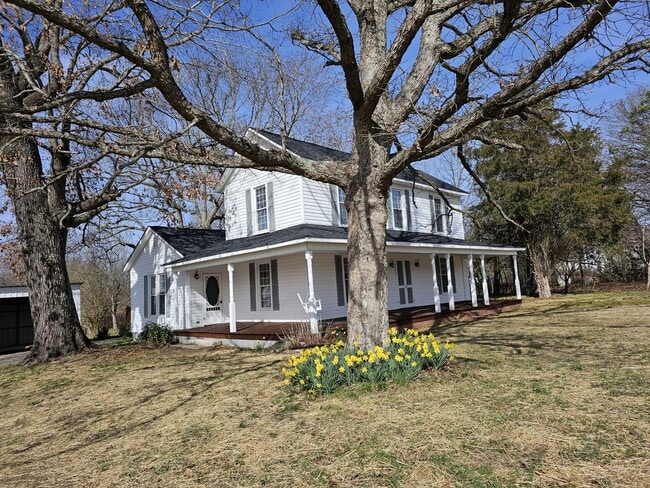 Foto del edificio - 359 Flat Rock Rd