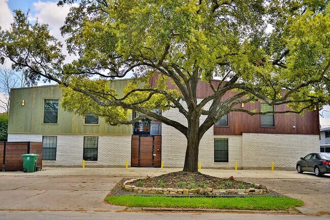 Building Photo - 400 Westmoreland St