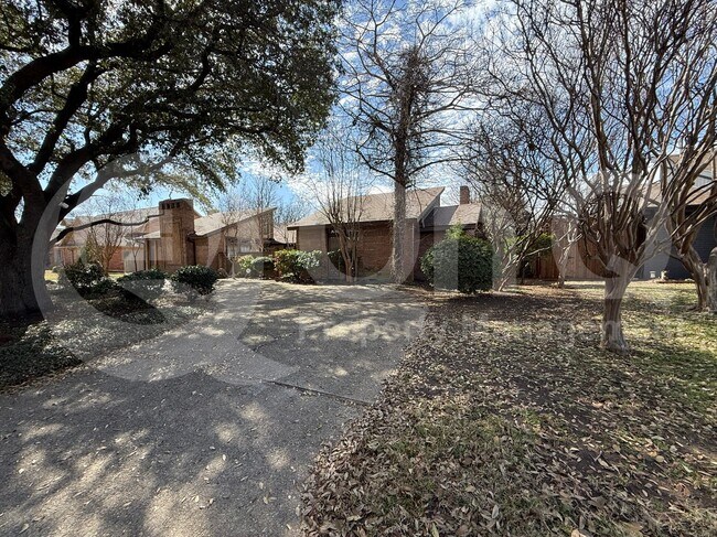 Foto del edificio - 16411 Lauder Ln