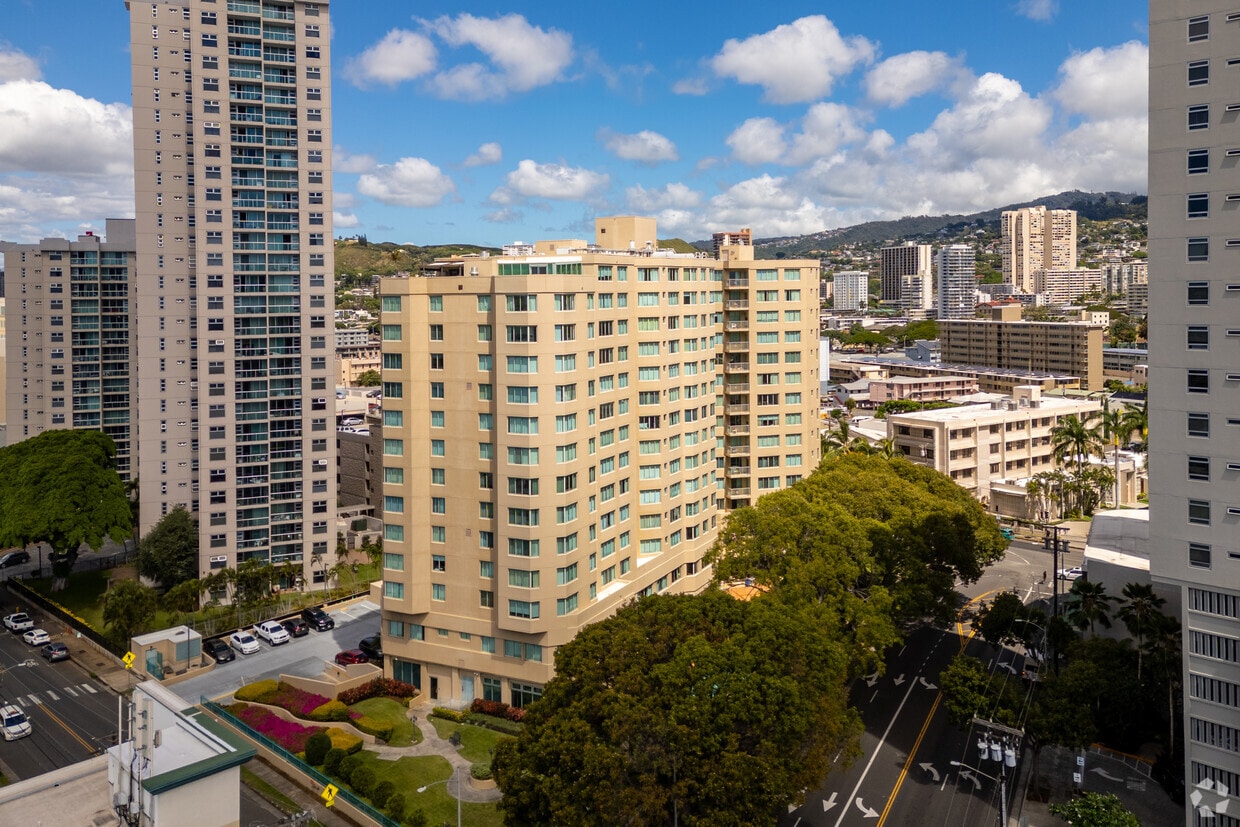 Primary Photo - One Kalakaua