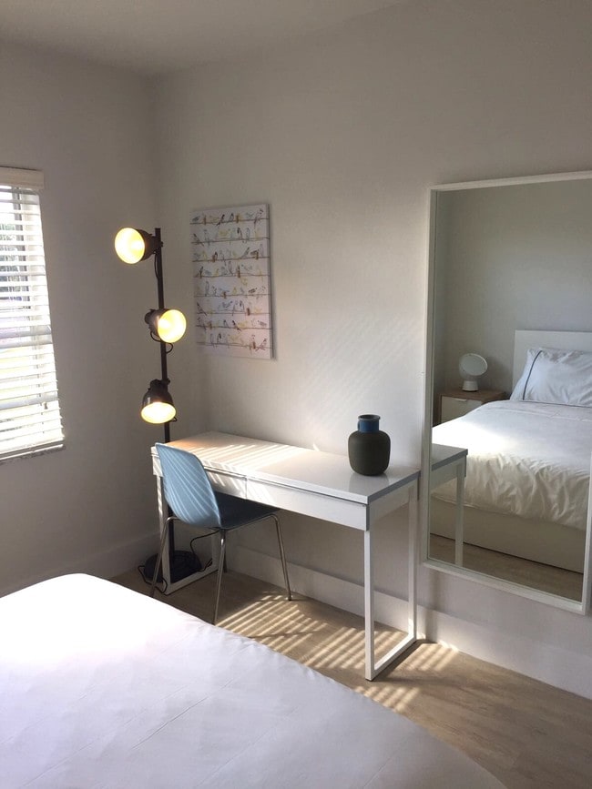 Desk - SoMi Happy Livin' (Furnished)