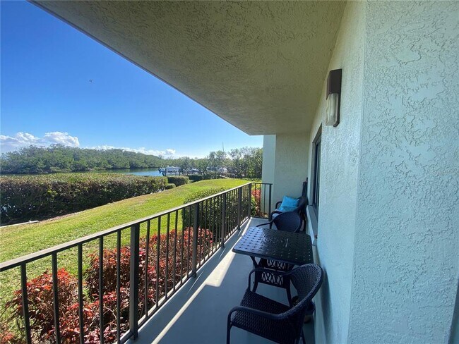 Building Photo - 1515 Pinellas Bayway S