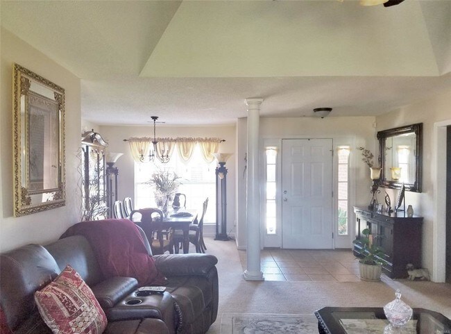 Building Photo - 5512 Thoroughbred Ct