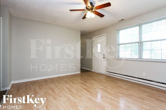 Foto del edificio - 6326 Kellum Dr
