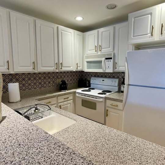 Foto del edificio - 360 W Washington Ave