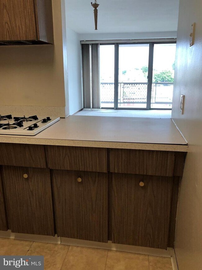 Foto del edificio - 2401 Pennsylvania Ave