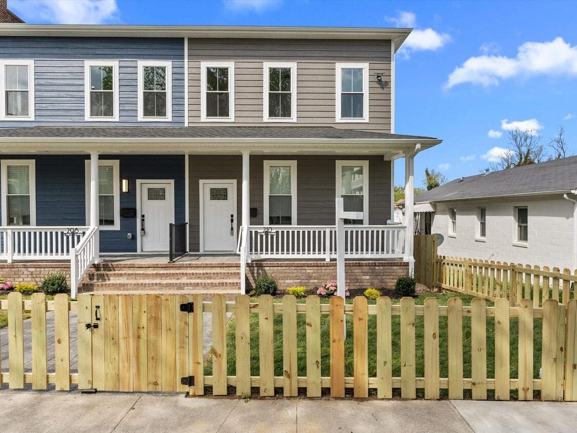 Modern Luxury Meets Everyday Comfort in Th... - Modern Luxury Meets Everyday Comfort in Th...