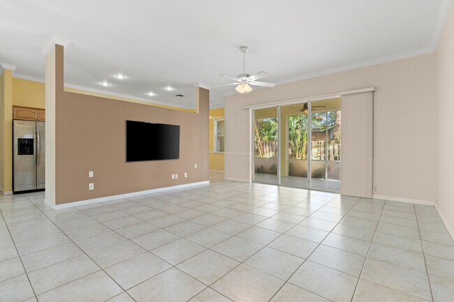 Foto del edificio - 4469 SE Tall Pines Ave