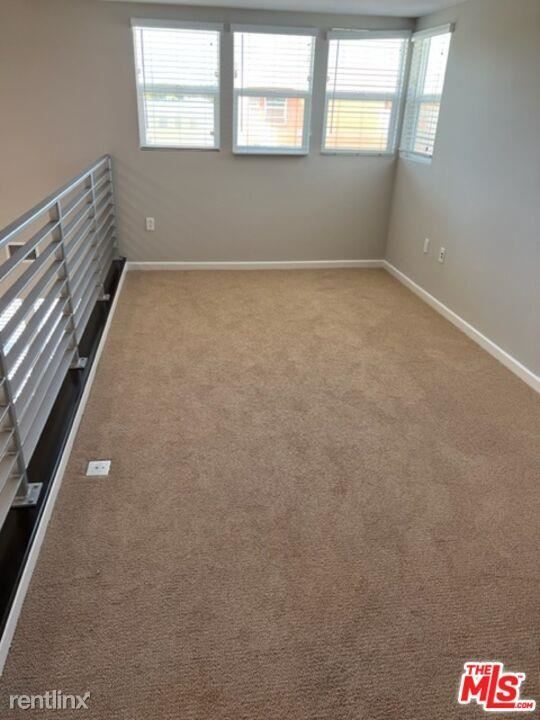 Building Photo - 2 br, 2 bath Condo - 1008 Lake St Apt E