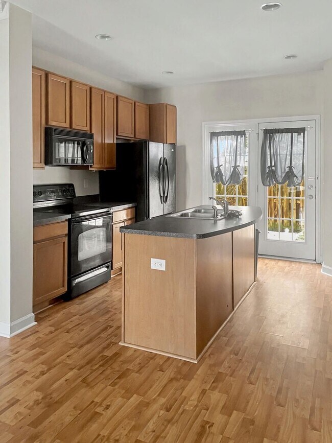 Foto del edificio - Desirable 2 bedroom 2.5 bathroom home in Tarrant Trace neighborhood!