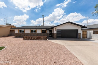 Building Photo - 2926 S Dromedary Dr