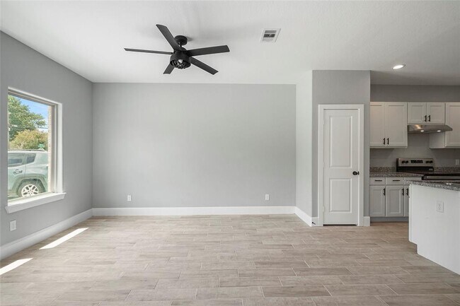 Foto del edificio - 4205 Elmwood St