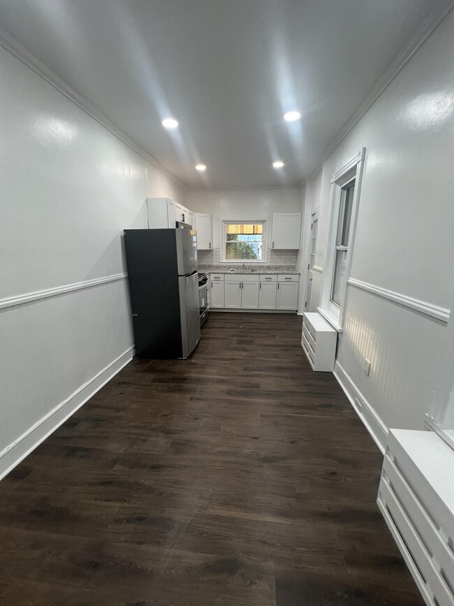 Building Photo - 1544 N 10th St