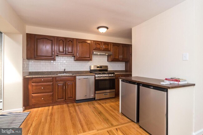 Foto del edificio - 3318 Midvale Ave