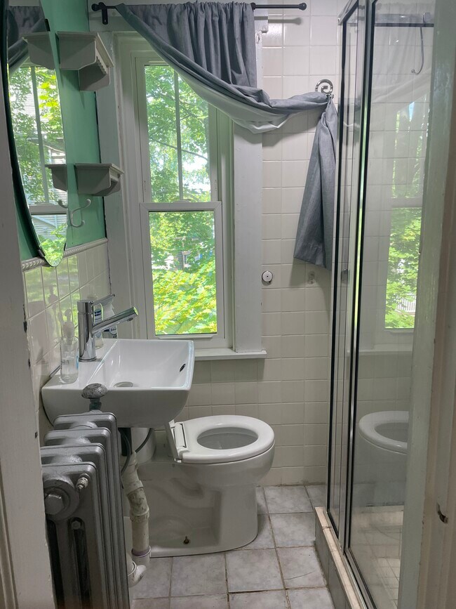Baño - 7 Bowdoin Ave