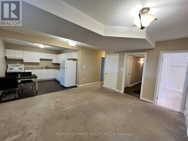 Building Photo - 209 Dunsmore Ln