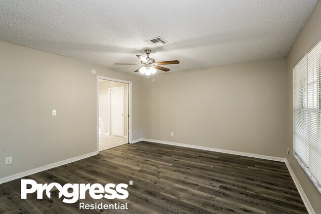 Foto del edificio - 37340 Carter Ave