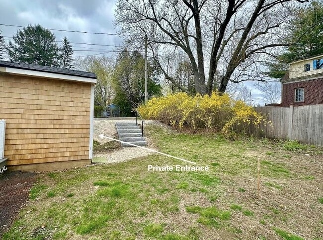 Building Photo - 190 Meadow Rd