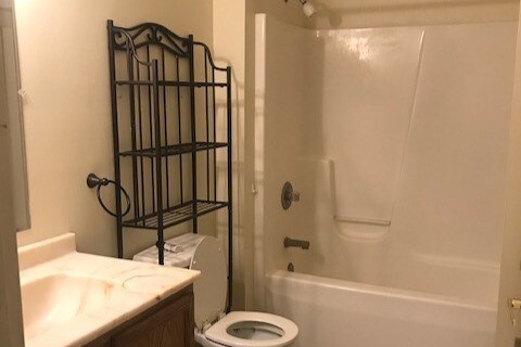 Bathroom - 113 E 9th St