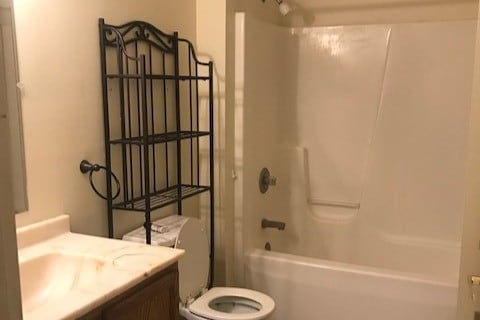 Bathroom - 113 E 9th St