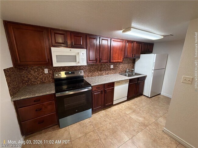 Building Photo - 5161 River Glen Dr
