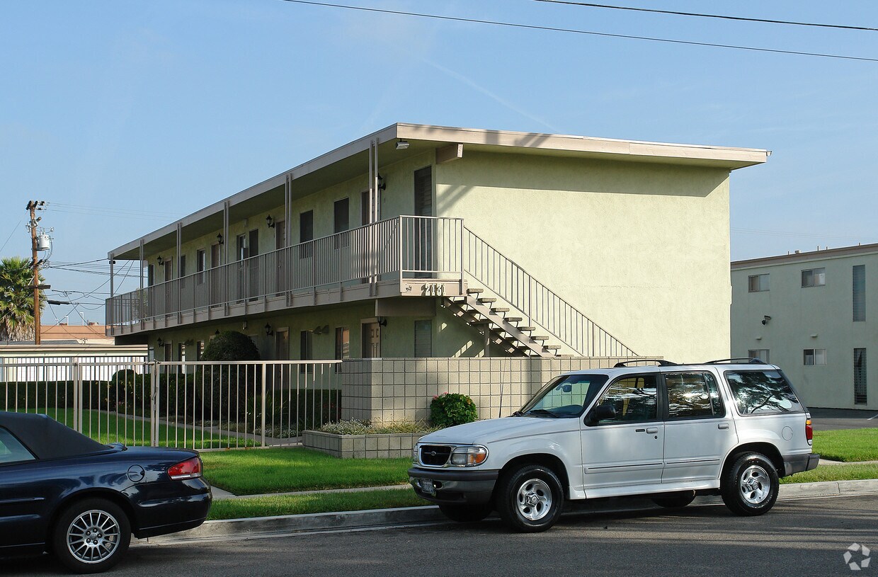 Primary Photo - 2131 Elden Ave