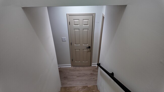 Foto del edificio - 1521 Anthony Dr