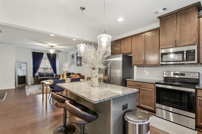 Building Photo - 901 Society Cir SW, Atlanta, GA 30331