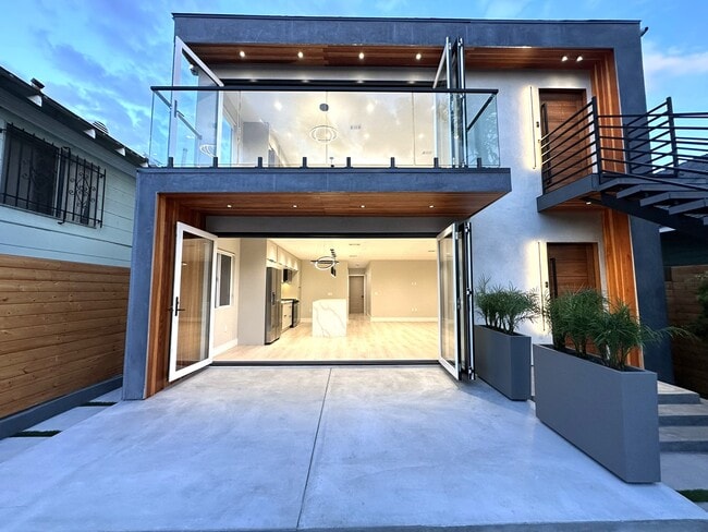 Building Photo - 36 Paloma Ave