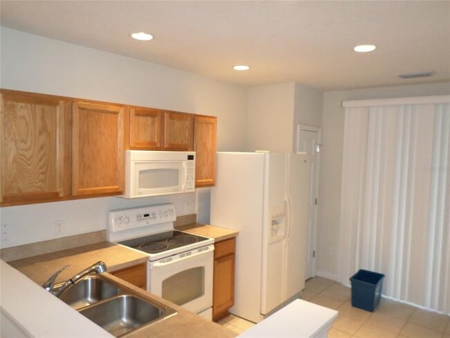 Building Photo - 4461 SW 49th Ave