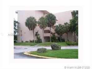 Building Photo - 9150 Fontainebleau Blvd