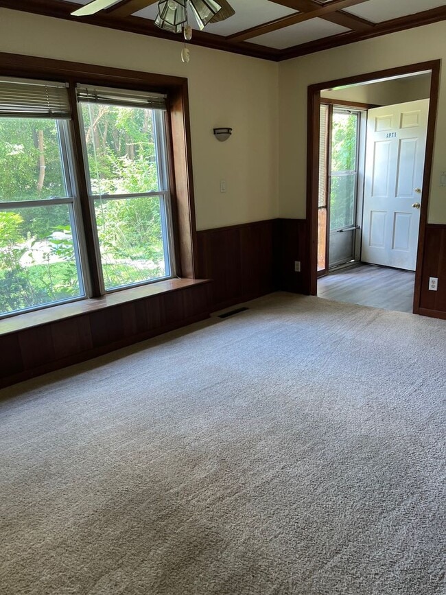 Building Photo - 1562 Jones Dr