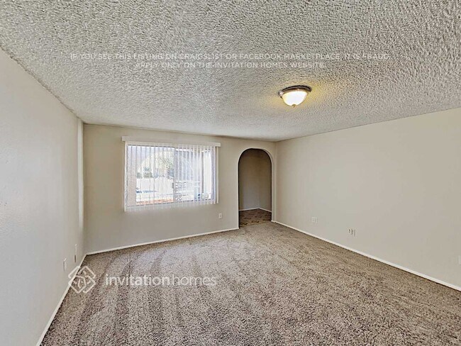 Building Photo - 6038 W Vernon Ave