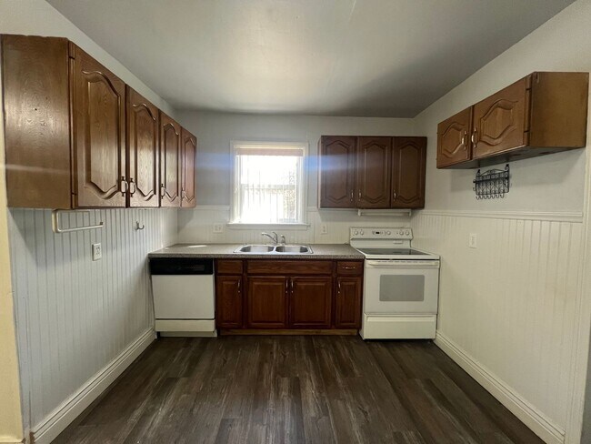 Foto del edificio - Cute Two Bedroom One Bathroom Single Famil...