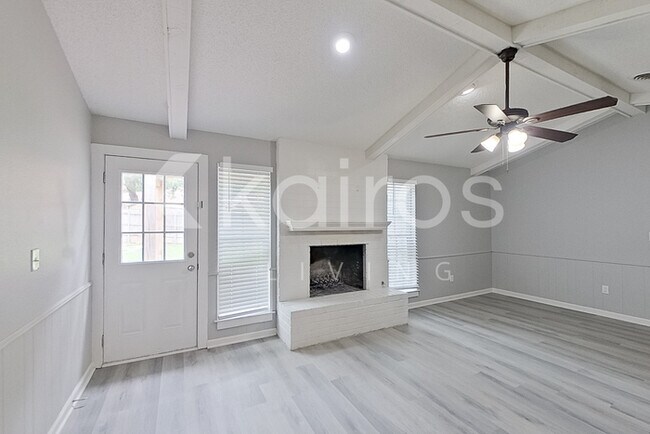Foto del edificio - 10 Idlewood Ln