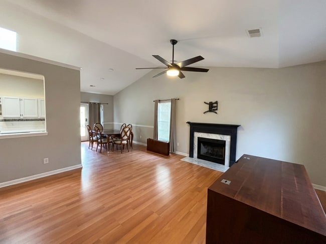 Building Photo - 455 S Piazza Ct