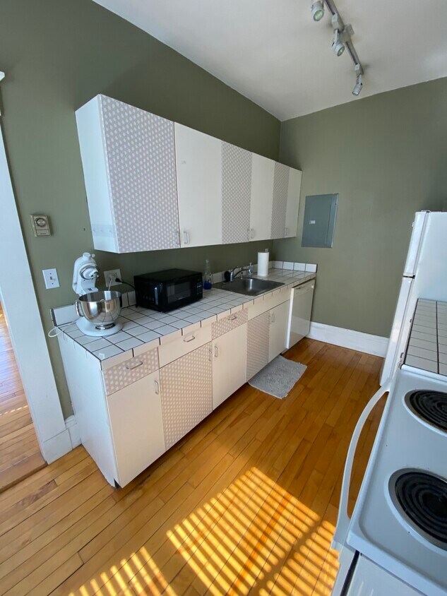 600 Massachusetts Ave Unit 3, Boston, MA 02118 Condo for Rent in