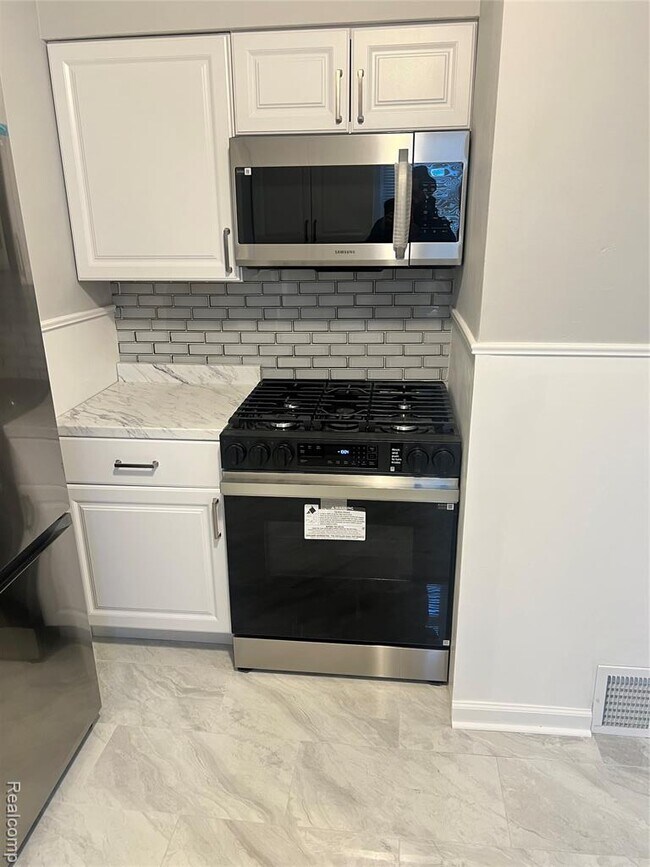 Foto del edificio - 18558 Woodland St