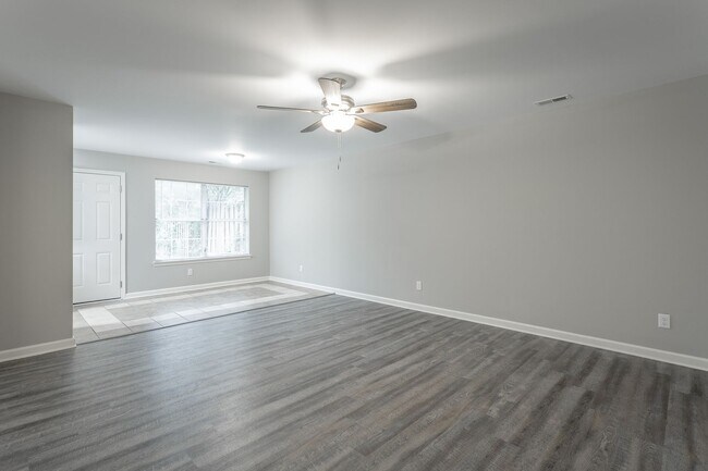 Foto del edificio - 2 Bedroom, 2 Bath Townhome with Private Pa...