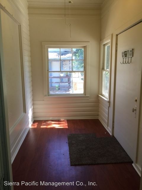 Building Photo - 1309 Maple St