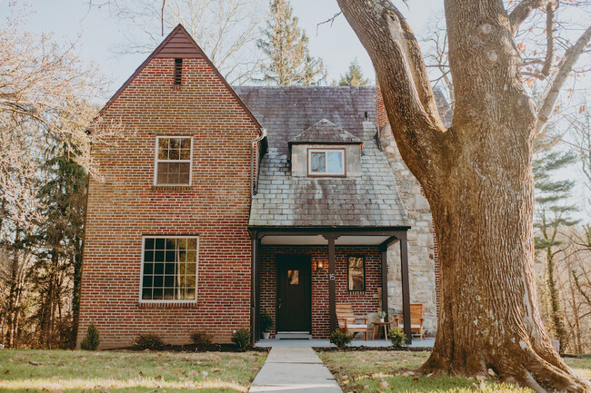 Building Photo - 15 Safe Harbor Village