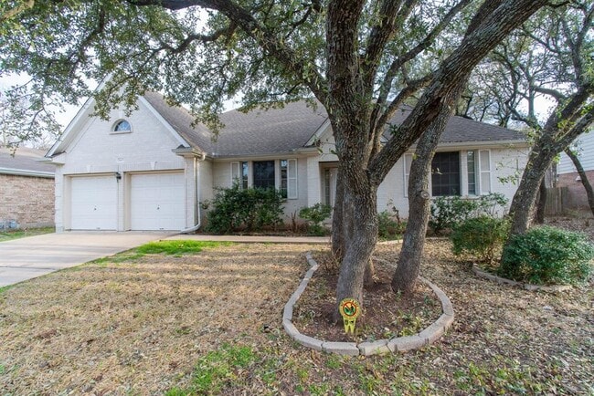 Building Photo - 8421 Cahill Dr