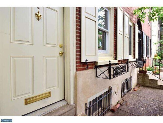 Photo - 1634 Waverly St Townhome