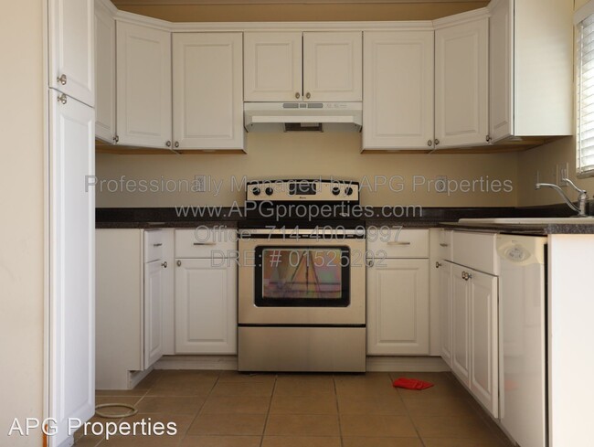 Building Photo - 3 br, 1.5 bath House - 11226 Hood Way