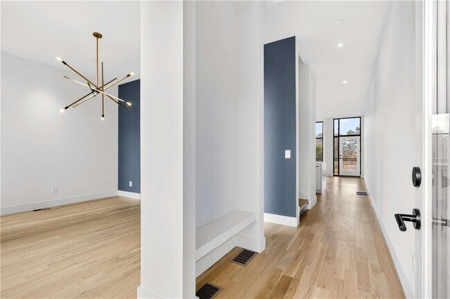 Foto del edificio - 816 Berne St SE