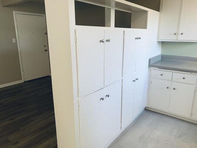 Building Photo - 1 bedroom in Oakland CA 94605