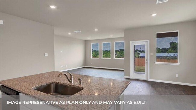 Building Photo - 510 Evergreen Smuc Loop