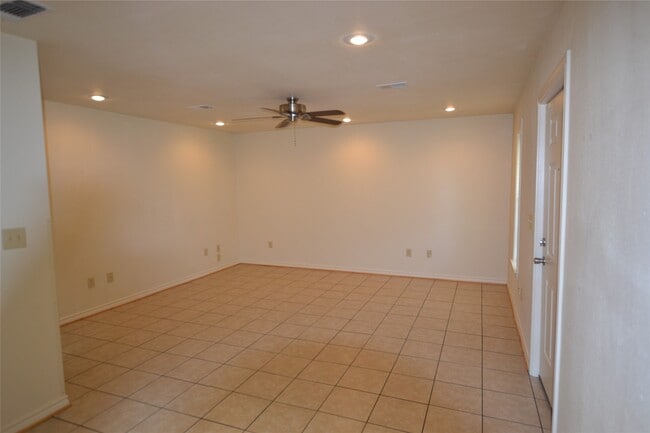 Building Photo - 253 Old Groveton Rd