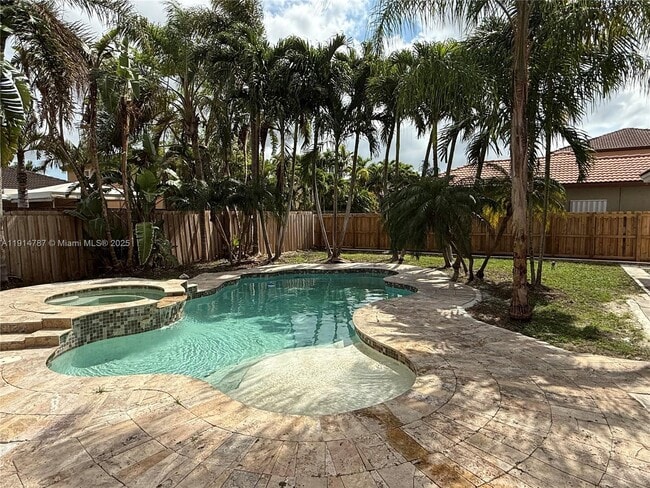 Building Photo - 4157 NE 14th St